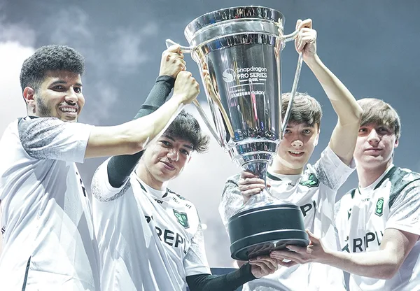 Japan goes black and green: we are the world champions!